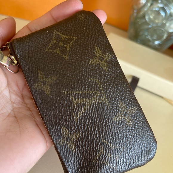 Authentic Louis Vuitton coins purse 👜🤎❤️🤎🤎🤎💛 - Picture 12 of 13